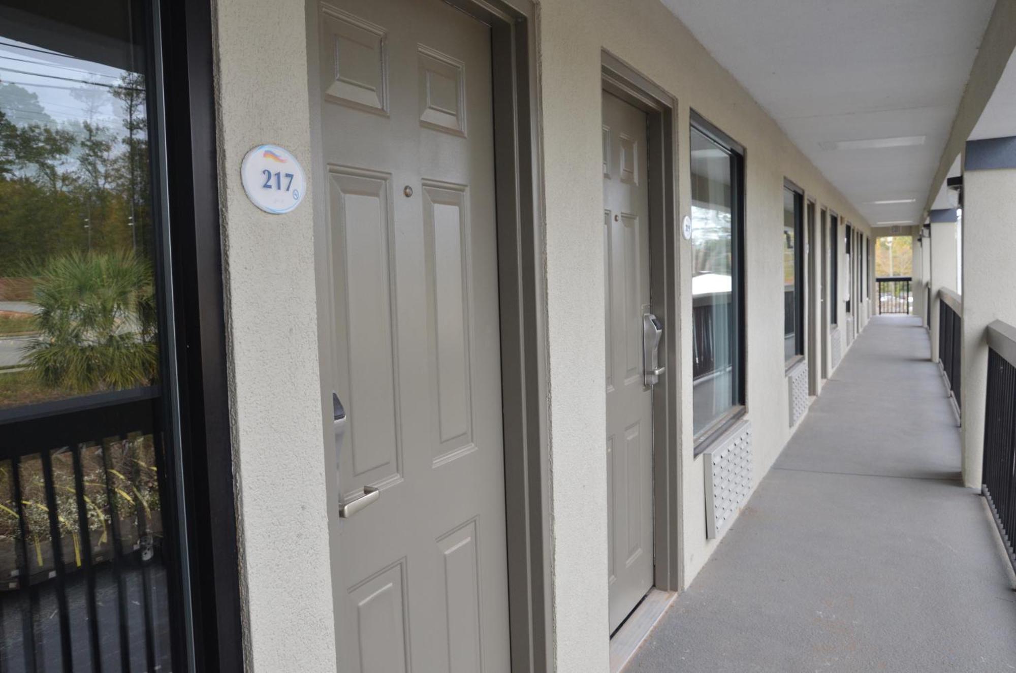 Baymont Suites Covington Exterior foto